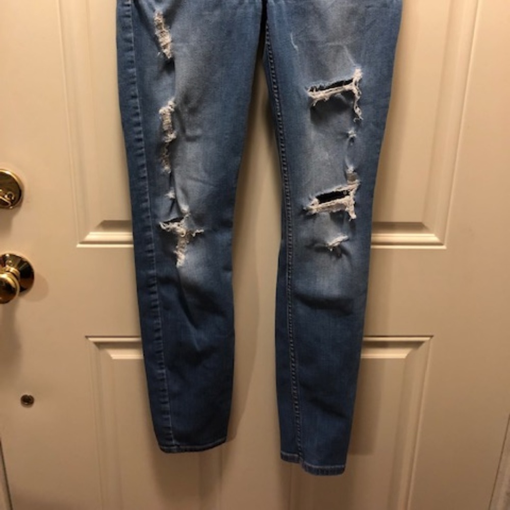 Guess Ripped Jeans - Picture 7 of 7